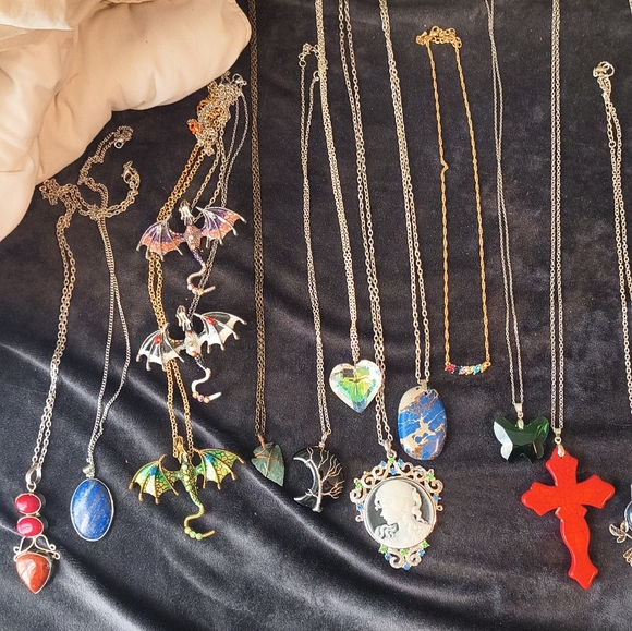 Necklace - Picture 2 of 8